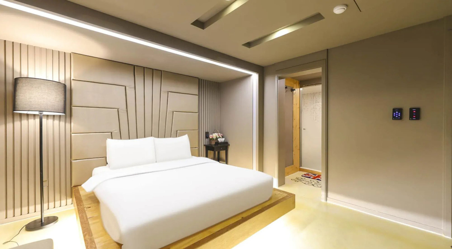 Bedroom 2, 747 Motel, Gimcheon