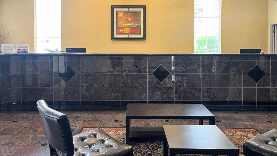 Lobby sitting area, Studio 6 Suites Houston, TX - Spring, Houston