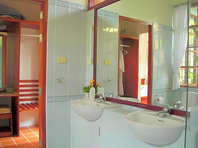Bathroom 4, Ekman Garden Resort, Sichon