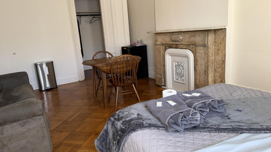 Bedroom 2, New York City Guest House 2, New York