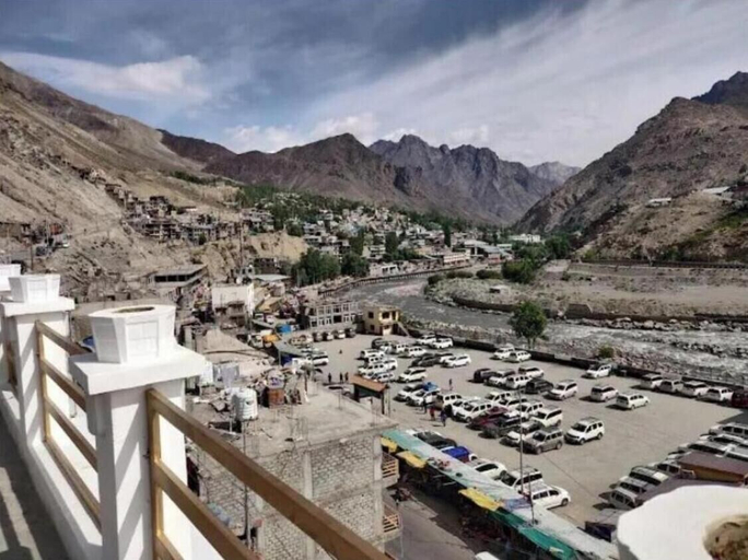 Others 3, Hotel Brownhills, Kargil