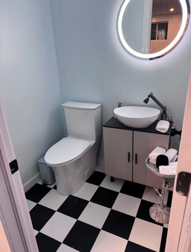 Bathroom, Myers Cave Resort, Frontenac