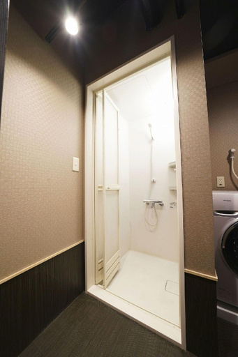 Bathroom 3, Hotel Lee, Setagaya