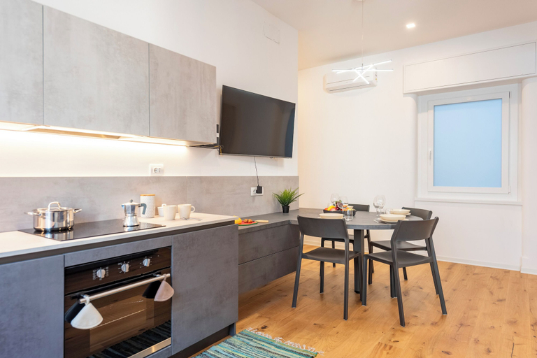 Private kitchen 2, Central Apartment Piazza Dante Genova, Genova
