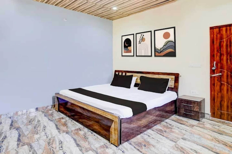 Room 5, Dharam Hotel, Dehradun