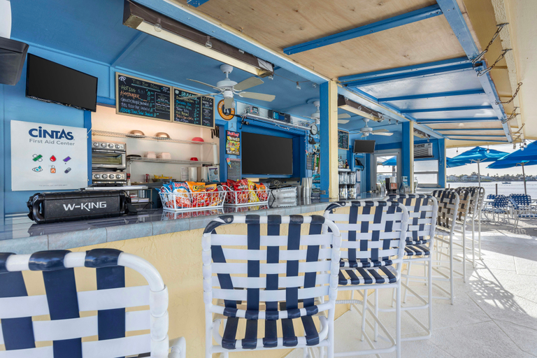 Food & Drinks, Charter Club Resort on Naples Bay, Collier
