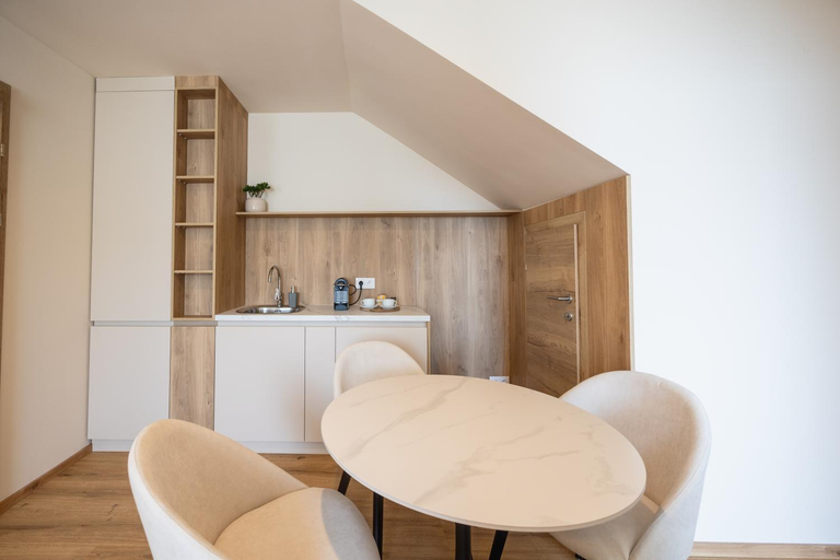Others 3, Casa Plus, Villach
