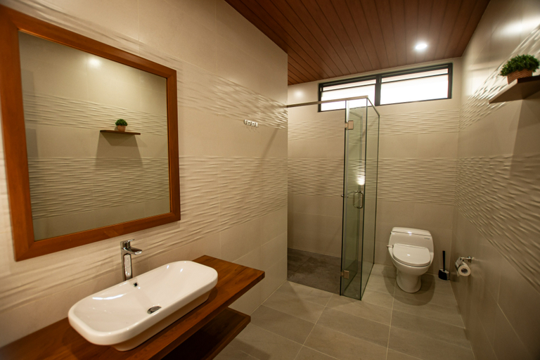 Bathroom 5, Villa Favore, Bogor