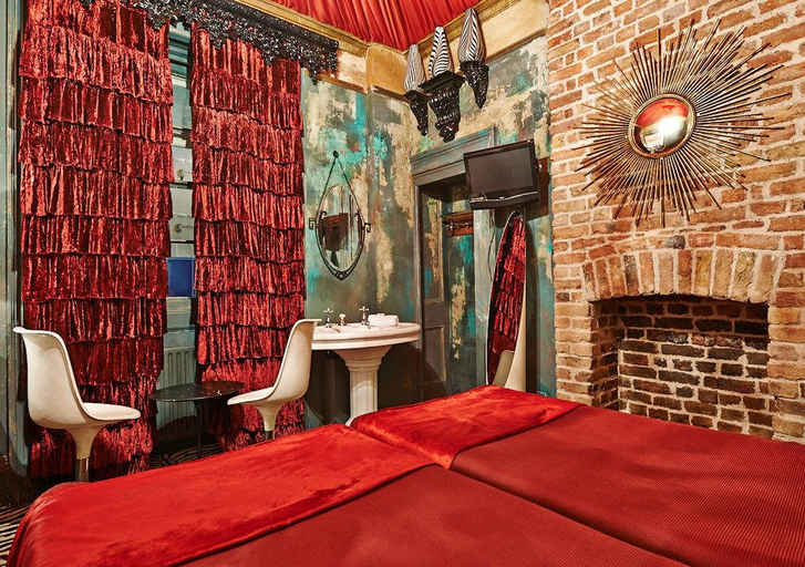 Bedroom 4, Pavilion Hotel, London