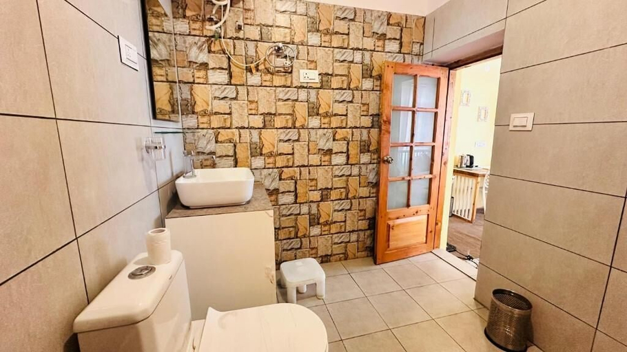 Bathroom, Piti Khangpa, Lahul & Spiti