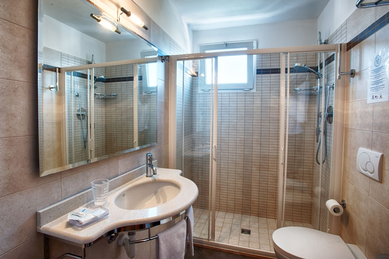 Bathroom 3, Hotel Mirabel, Rimini