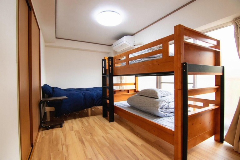 Bedroom 2, Yoyogi Apartment 2-401, Shibuya