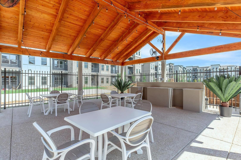 Exterior 5, Landing Furnished Apartments - Midlothian, Ellis