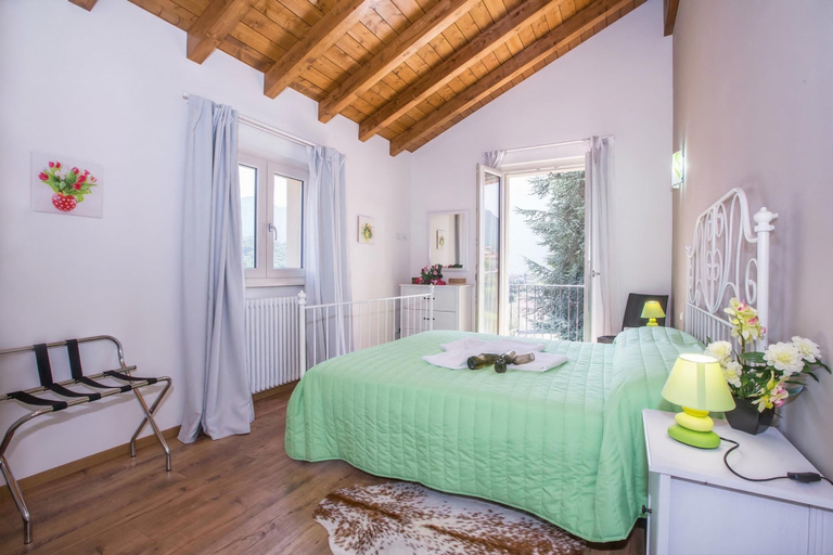 Bedroom 3, Lenno Dolcelago, Como