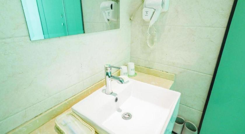 Bathroom 3, Vatica HeFei Baishuiba BHG Hotel, Hefei