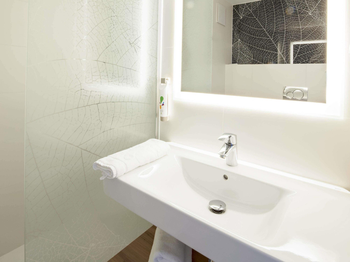 Bathroom 5, ibis Styles Bialystok, Białystok City