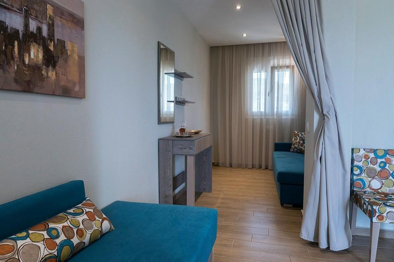 5, Aquamare Studios, Central Macedonia