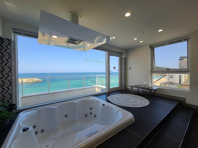 Bathroom 3, Sokcho 828 Spa Pension, Goseong