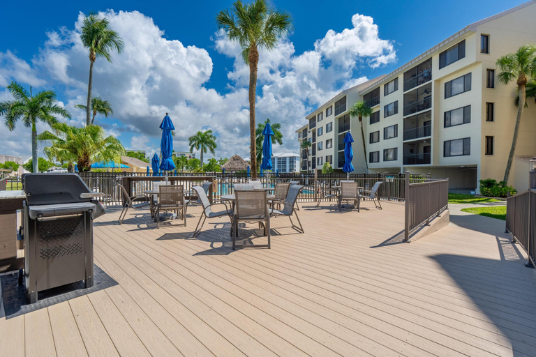 Outdoor dining 4, Santa Maria 1 #3205- Manatee Cove, Lee