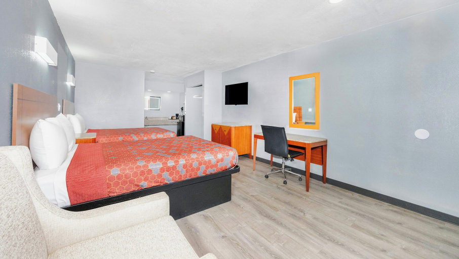 Bedroom 4, Executive Inn of Hondo, Medina