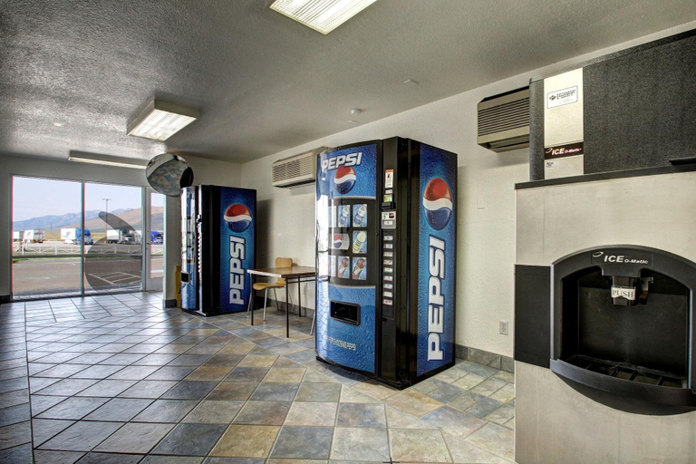 Sports and Entertainment 3, Motel 6 Wells NV, Elko