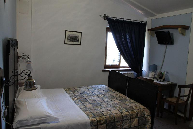 Bedroom 2, La Piaggia, Perugia