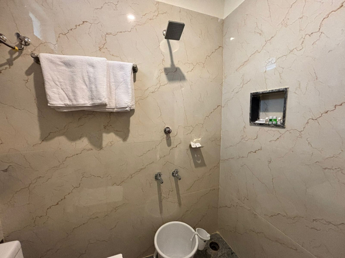 Bathroom 4, Thamira Grand Palace, Kanniyakumari