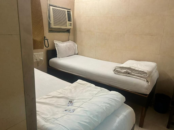 Room 4, Hotel Kamal, Mumbai City