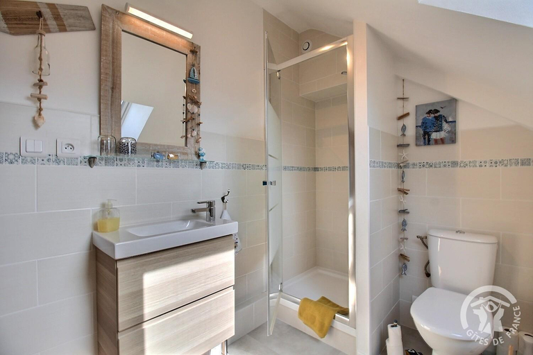 Bathroom 3, L'araukaria, Côtes-d'Armor