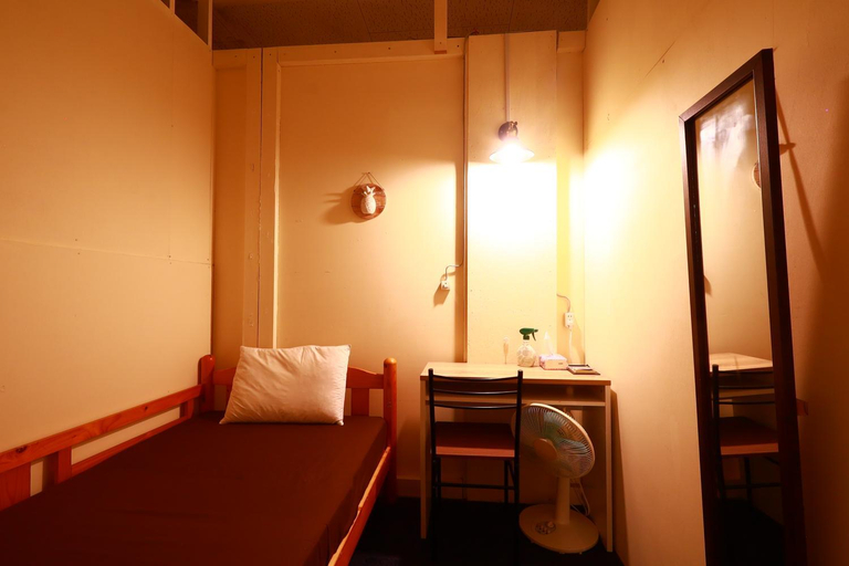 Bedroom 2, Guesthouse Churayado Ishigakijima., Ishigaki