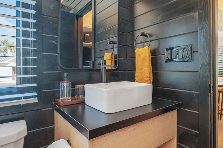 Bathroom 3, Direct Waterfront Cabin Sunset Views 4, Okaloosa