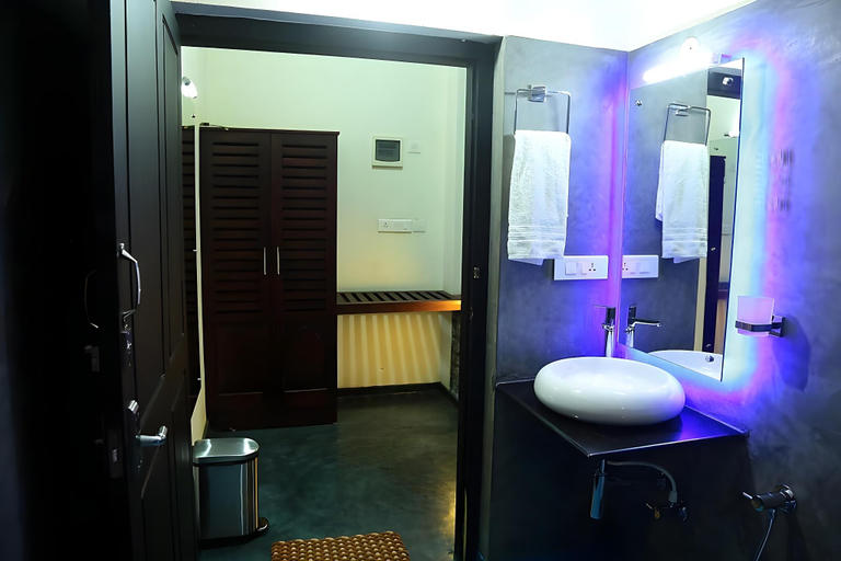 Bathroom, Jungle Edge Resort, Wayanad