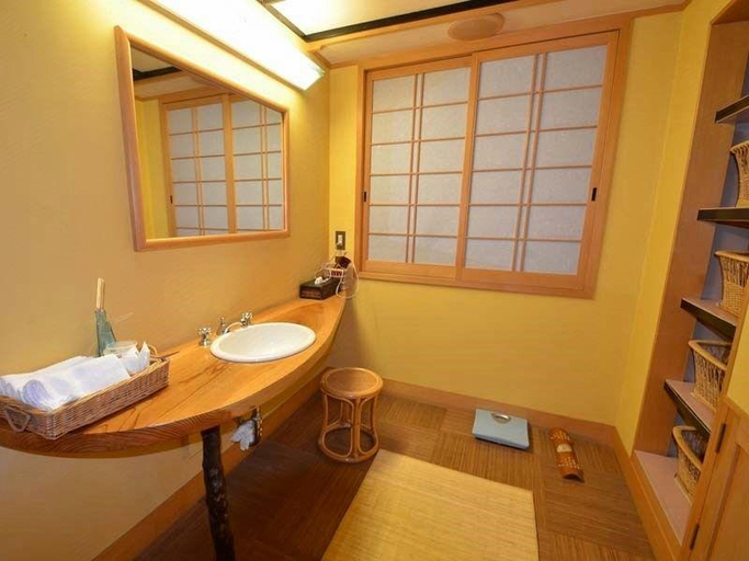 Bathroom 4, Charoku Honkan, Miyazu