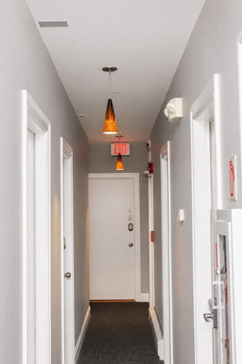 Others 2, Charming Studio in Boston Brownstone, C. Ave #33, Boston