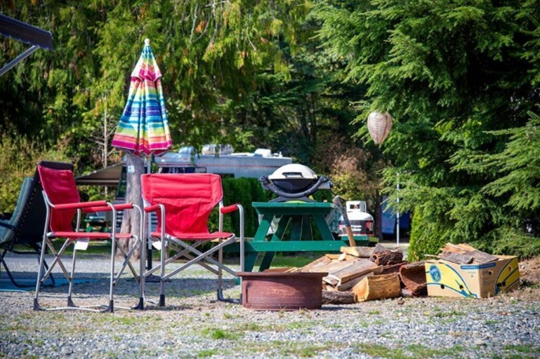 Property grounds 4, Rondalyn Camping & RV Resort, Nanaimo