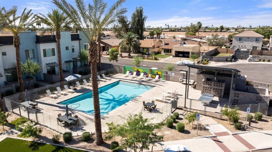 Pool 4, Desert Escape Townhome - Pool & Gym, Maricopa
