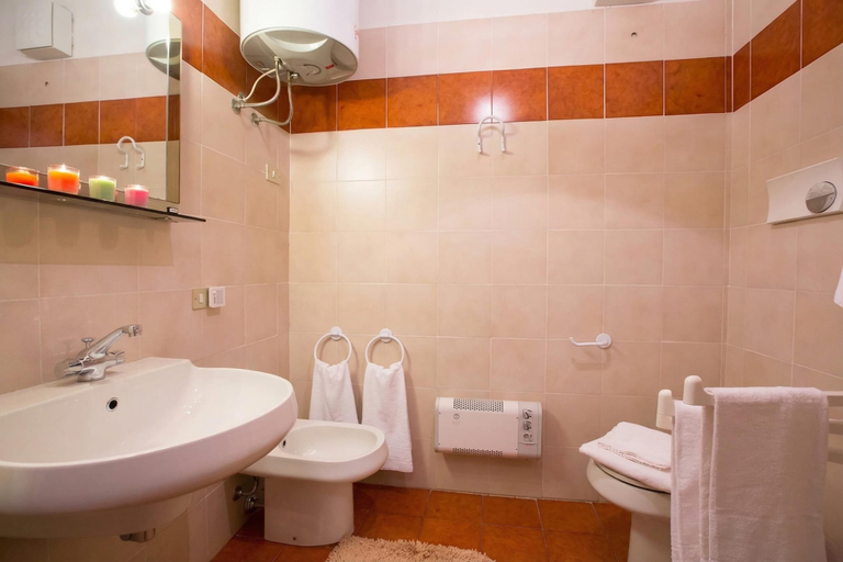 Bathroom 3, Menaggio Poggio Fiorito Loggetta, Como