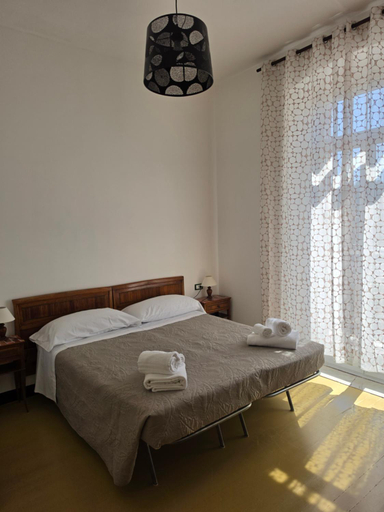 Bedroom 4, Albergo Bandoni, Genova