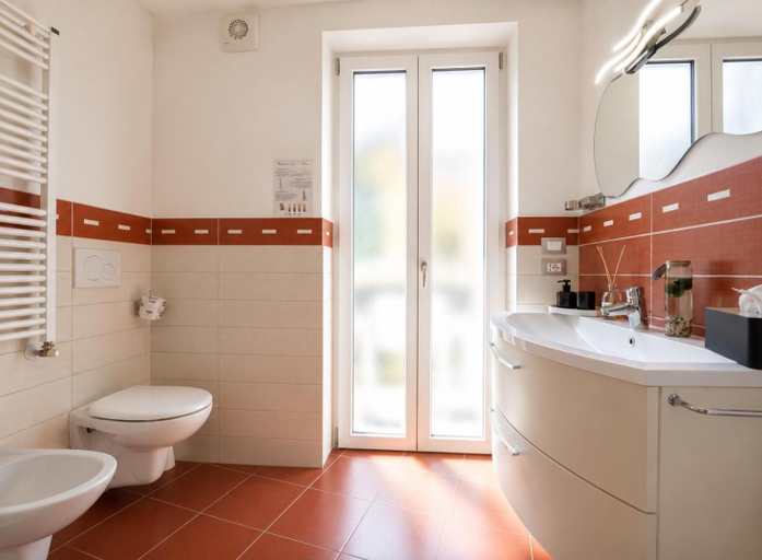 Bathroom 3, ES Rooms and Apartments, Trento