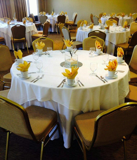 Food & Drinks, Breakers Hotel & Suites, Sussex
