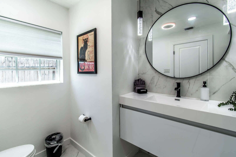 Bathroom 2, Pearl Grand on Ocean, Nueces