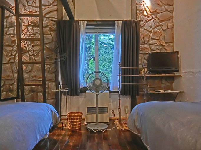 Bedroom 2, Hakuba Kazenoko, Hakuba