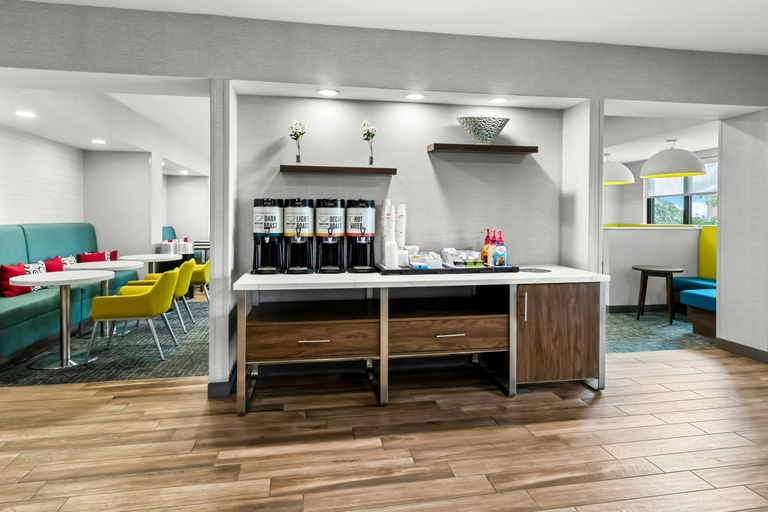 Food & Drinks 4, Hampton Inn by Hilton Dayton South, Montgomery