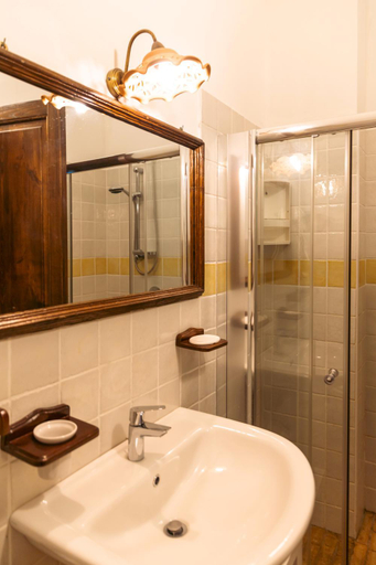 Bathroom 3, Il Castello di San Sergio, Salerno