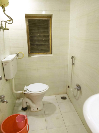Bathroom 4, Hotel Rk, Mumbai City