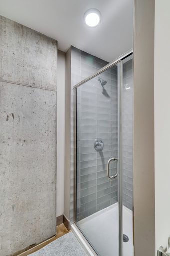 Bathroom 4, Sable 306 - One Bedroom, Hennepin