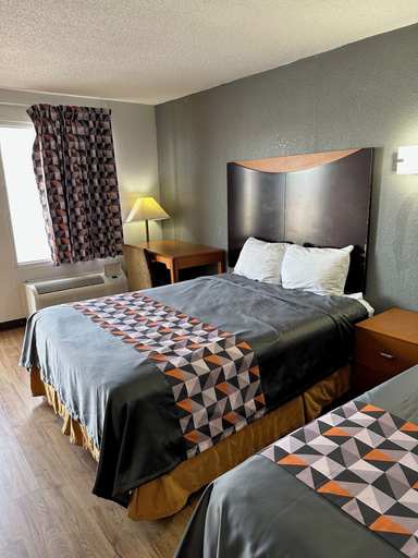 Bedroom 3, Rodeway Inn Hopkinsville, Christian