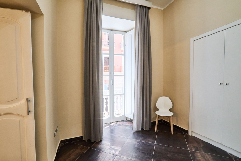 Interior 5, Via Niccolò Tommaseo 14, Napoli