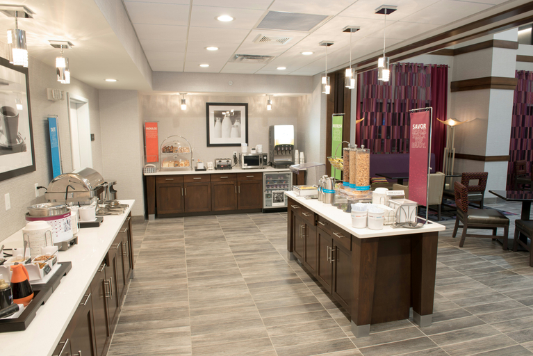 Food & Drinks 5, Hampton Inn & Suites Bay City, Bay