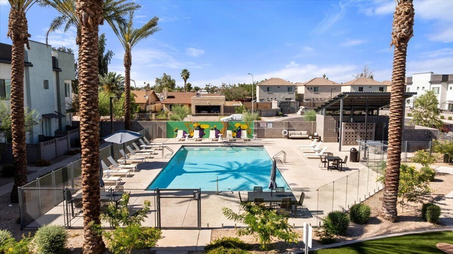 Pool 2, Desert Escape Townhome - Pool & Gym, Maricopa
